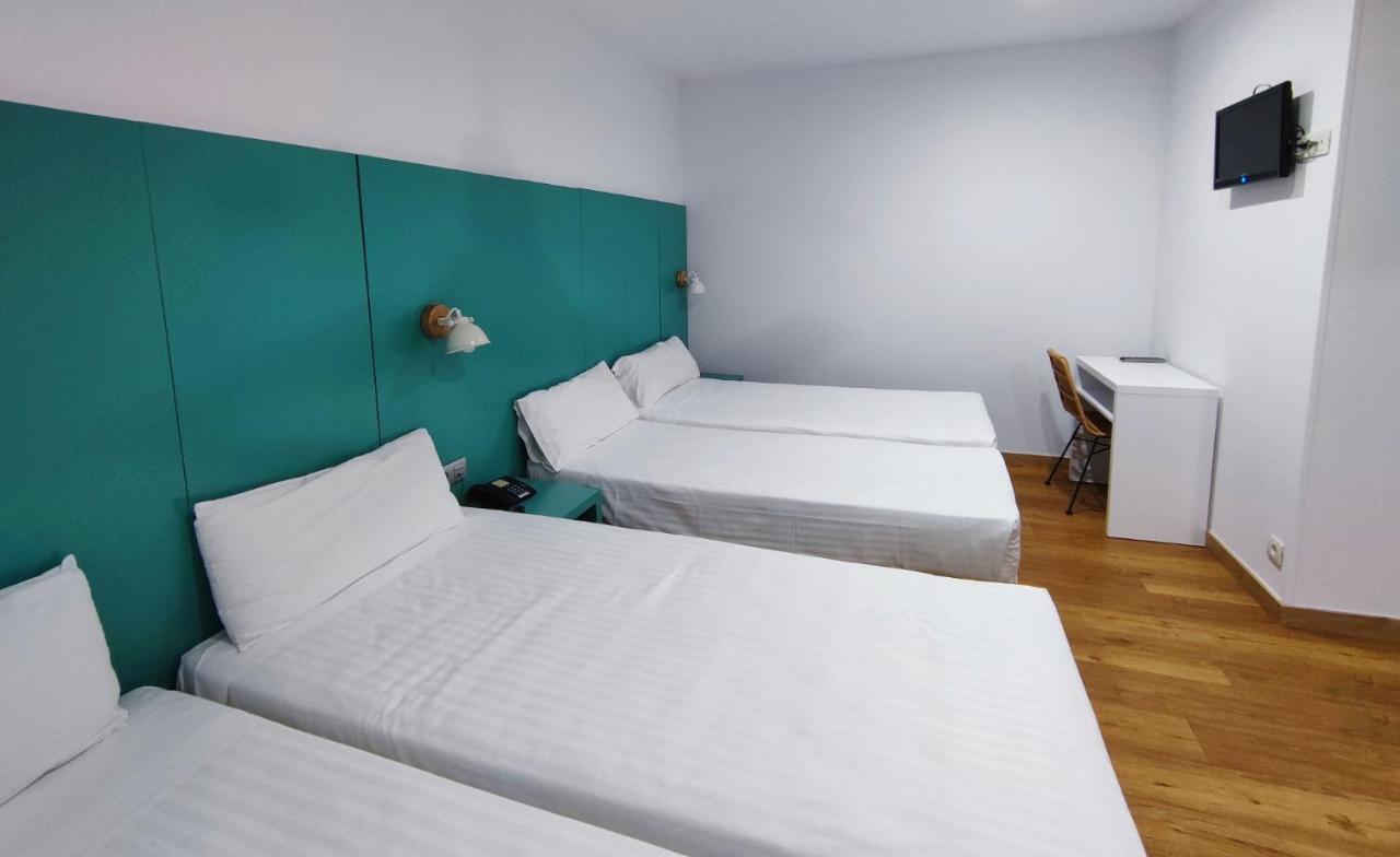 Gasthuis Yomo Bcn Port 2*