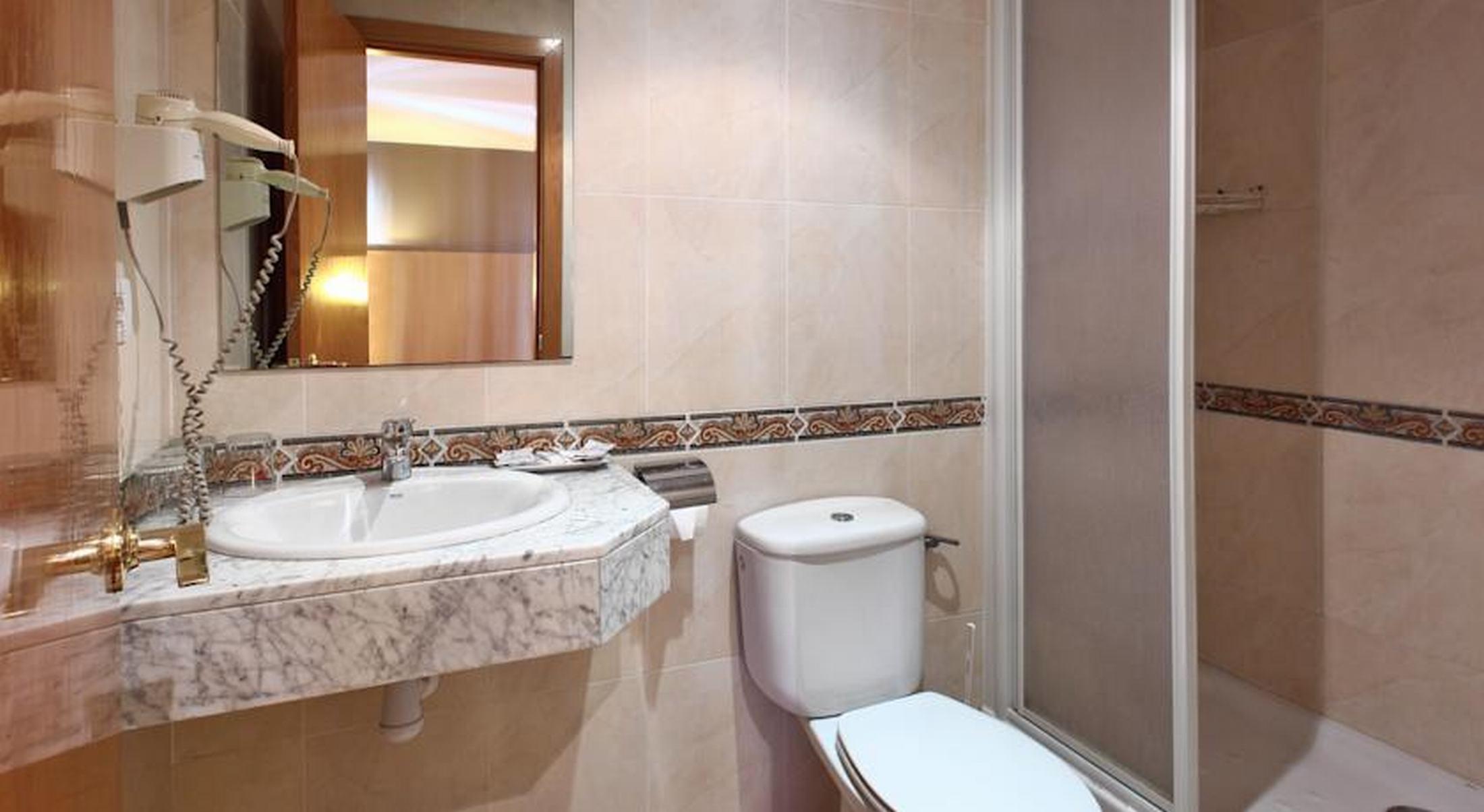 Yomo Bcn Port Gasthof 2*